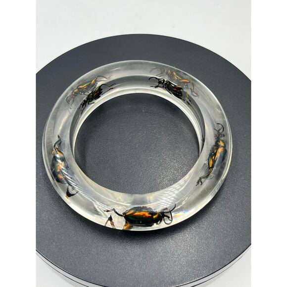 Vintage 1960s Clear Lucite Green Iridescent Beetle Weevil Bangle Bracelet - Picture 10 of 12